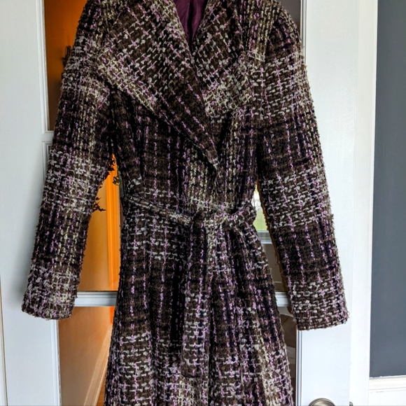 Women's Jacket - Picture 1 of 3